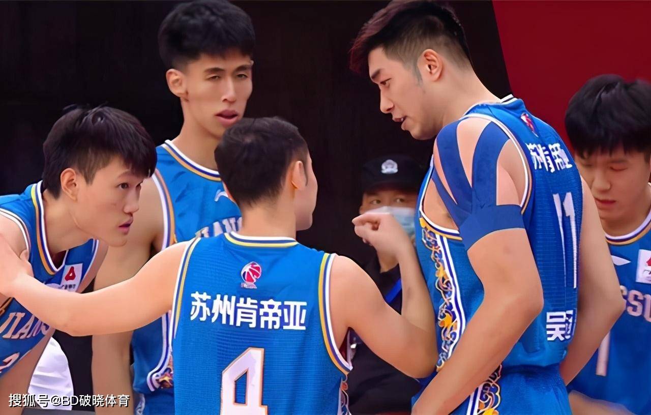 新奥尔良鹈鹕训练开放日，今晚单刀错失引欢呼，CBA季后赛在即，心理建设被强调的简单介绍