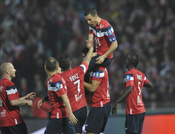 包含里尔内部会议纪要流出：转会期手感冰凉，欧冠使命明确，赛程密集仍需轮换的词条