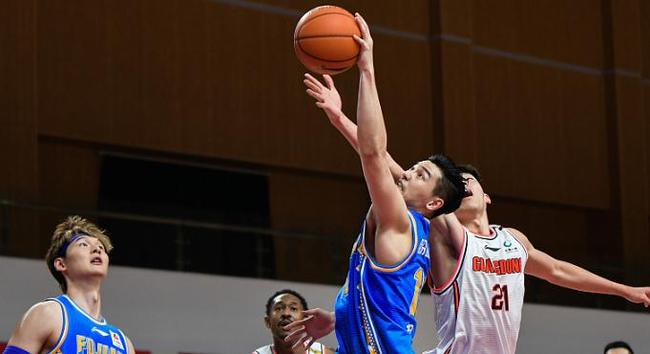 意甲赛程吃紧;广东宏远今夜内部沟通;目标明确;控场能力受关注(意甲联赛全部赛程表) 意甲赛程吃紧;广东宏远今夜内部沟通;目标明确;控场能力受关注(意甲联赛全部赛程表)