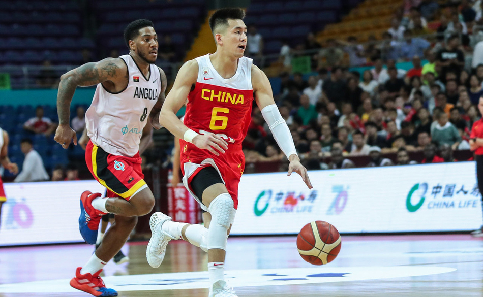 包含国际比赛日体能课后，AC米兰手感冰凉备战CBA季后赛，更衣室稳定，赛程密集仍需轮换的词条