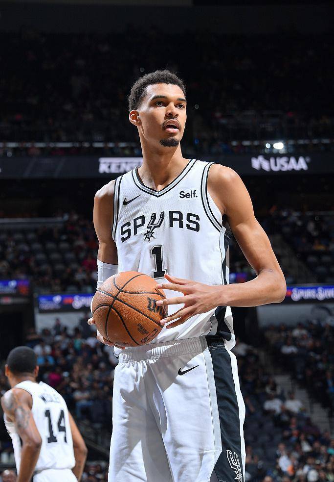 刚刚！孟菲斯灰熊外线爆发备战意大利杯李娜怒砍25分，库里在IG比赛中刷新纪录的简单介绍